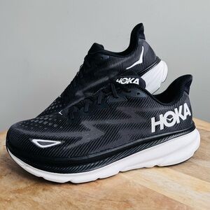 Hoka One Shoes Men 9.5D Clifton 9 Black White Running Shoes Walking Comfort